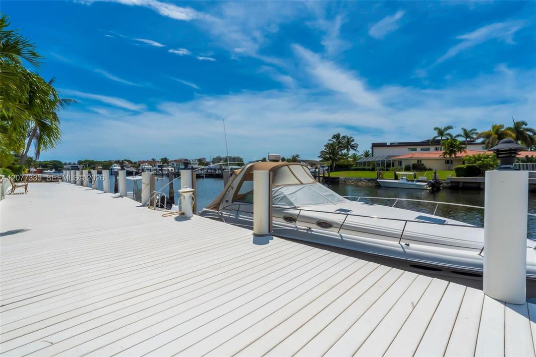 For Sale: $5,980,000 (4 beds, 3 baths, 5962 Square Feet)