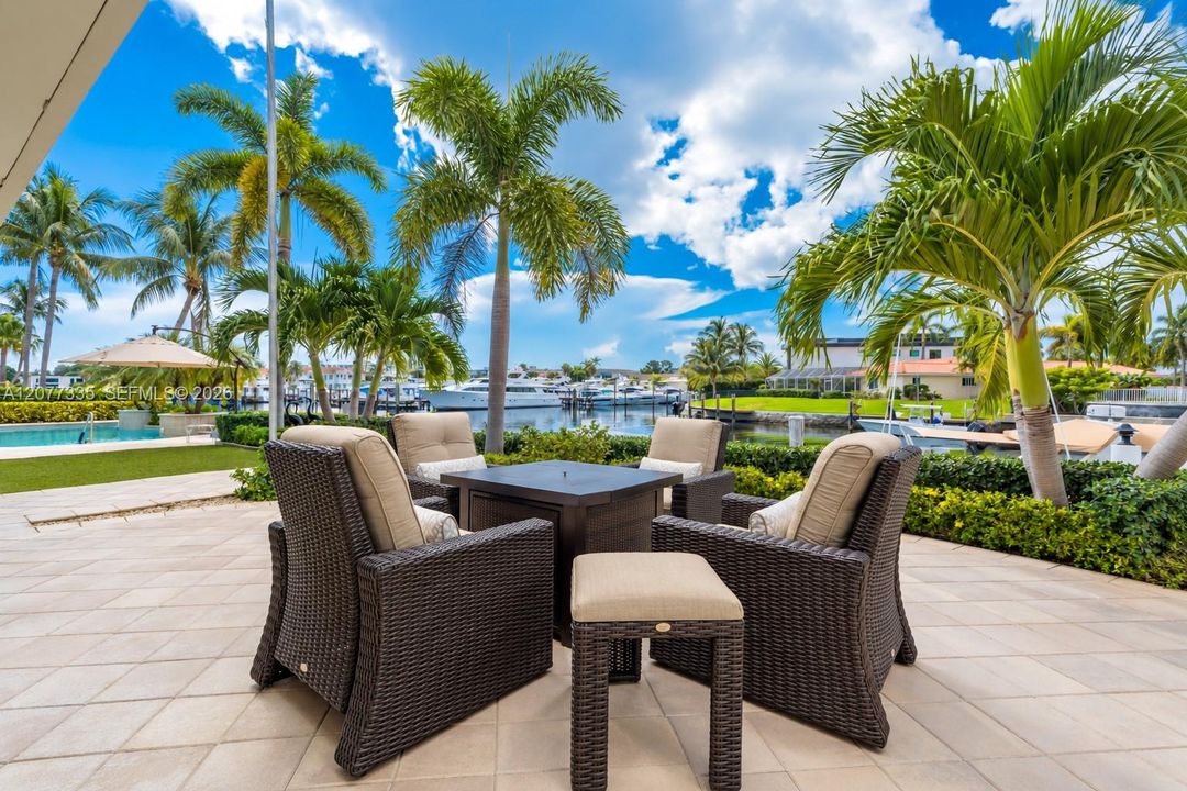 For Sale: $5,980,000 (4 beds, 3 baths, 5962 Square Feet)