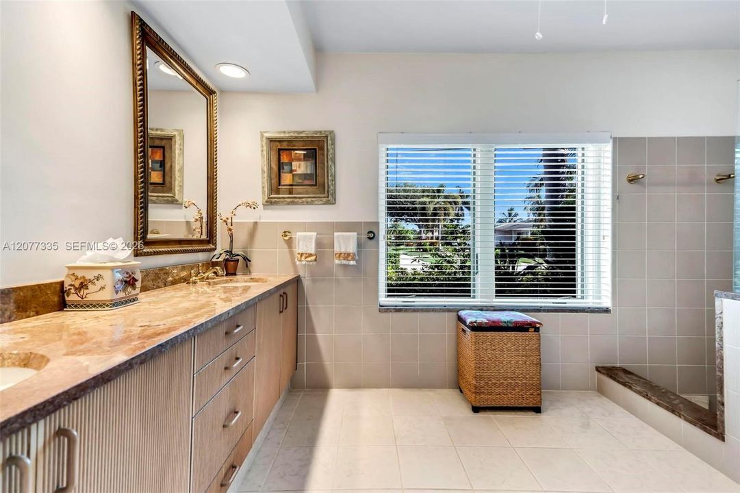 For Sale: $5,980,000 (4 beds, 3 baths, 5962 Square Feet)