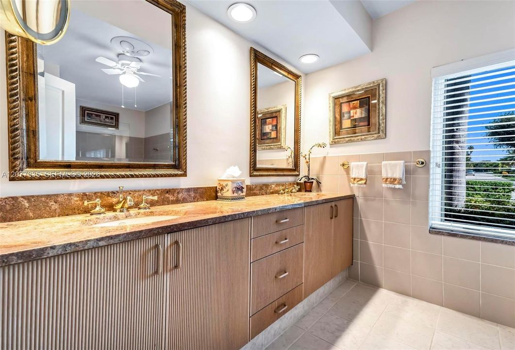 For Sale: $5,980,000 (4 beds, 3 baths, 5962 Square Feet)