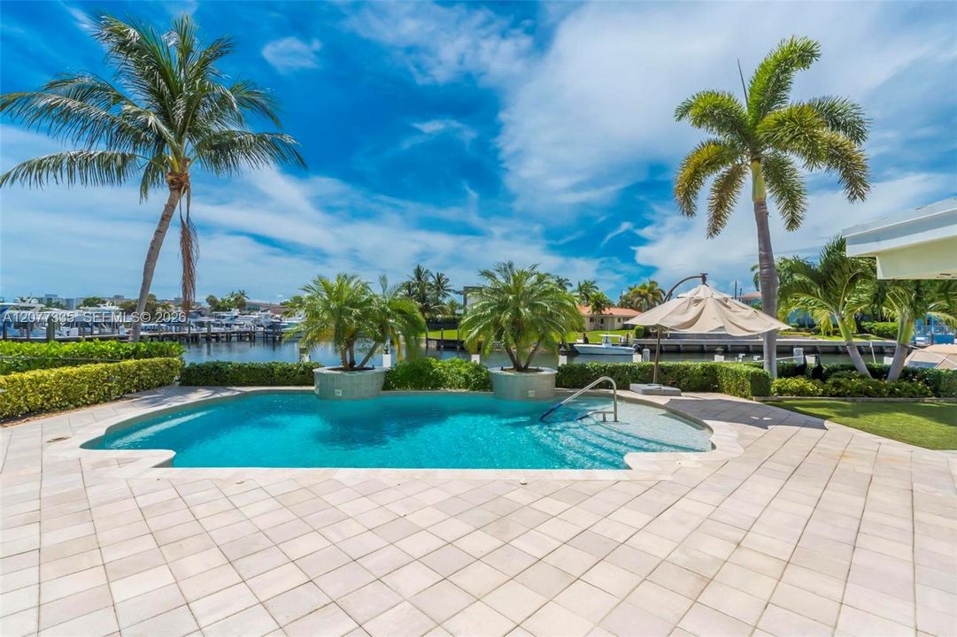 : $6,200,000 (4 beds, 3 baths, 4937 Square Feet)