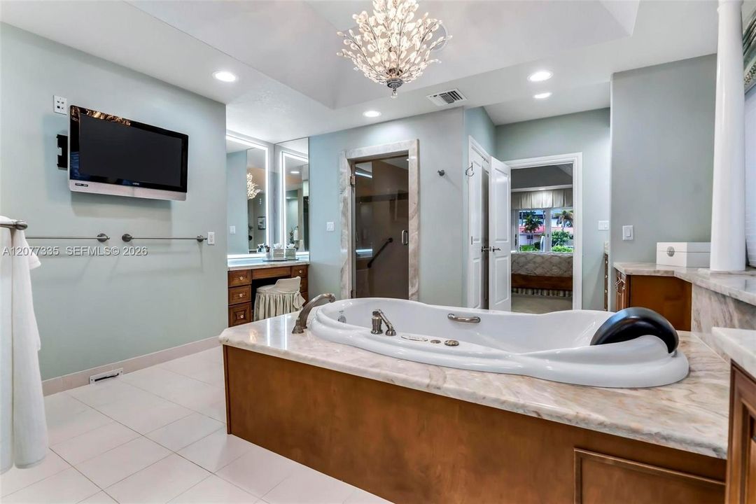 For Sale: $5,980,000 (4 beds, 3 baths, 5962 Square Feet)