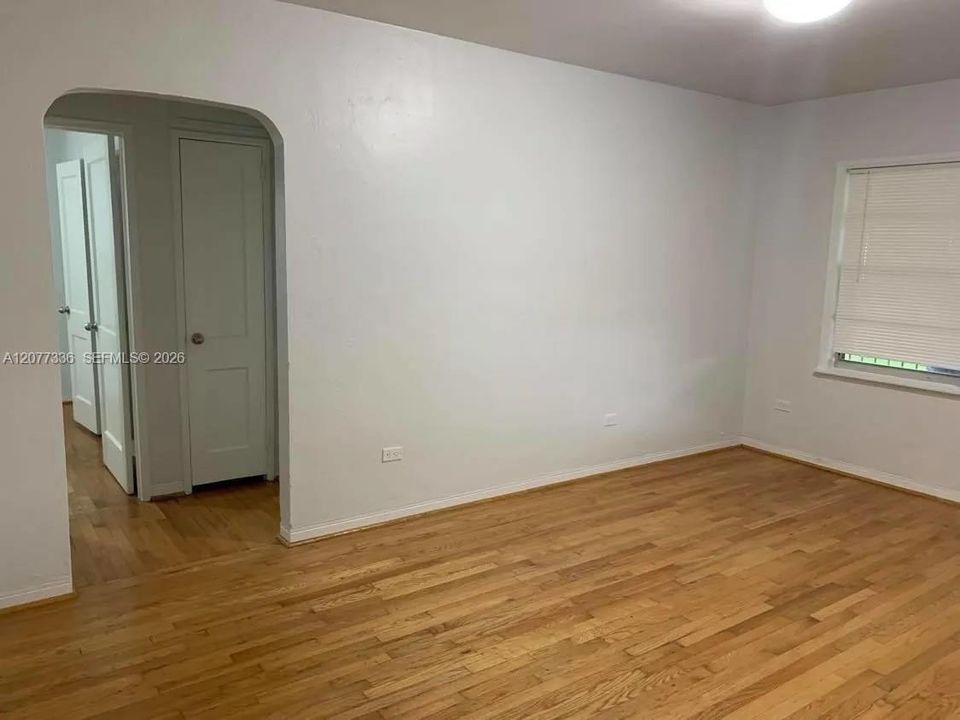 For Sale: $690,000 (3 beds, 1 baths, 1131 Square Feet)