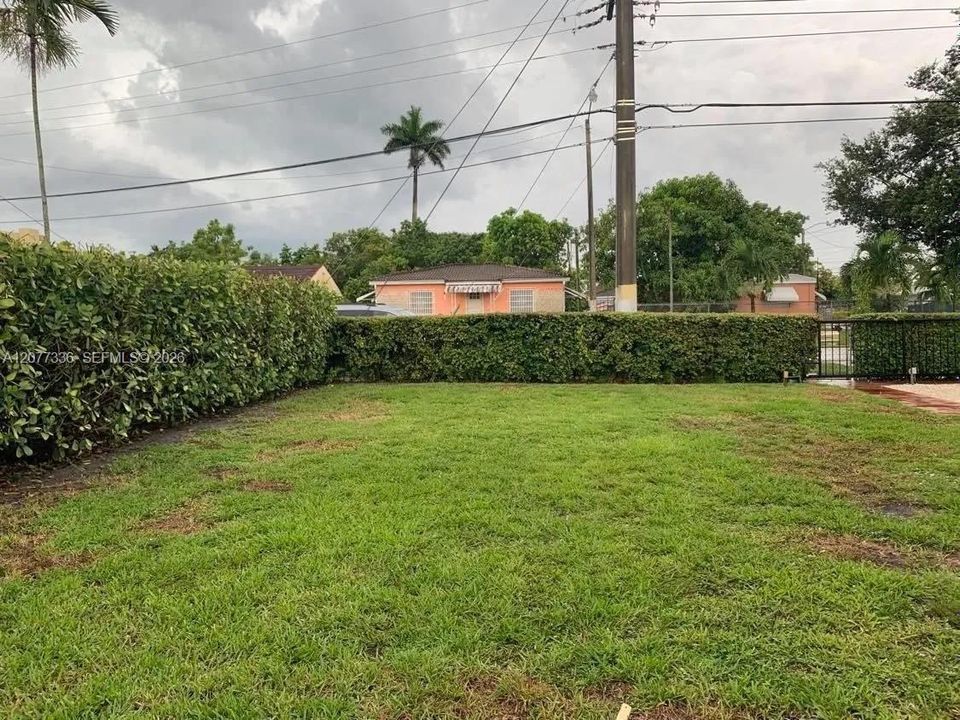 For Sale: $690,000 (3 beds, 1 baths, 1131 Square Feet)
