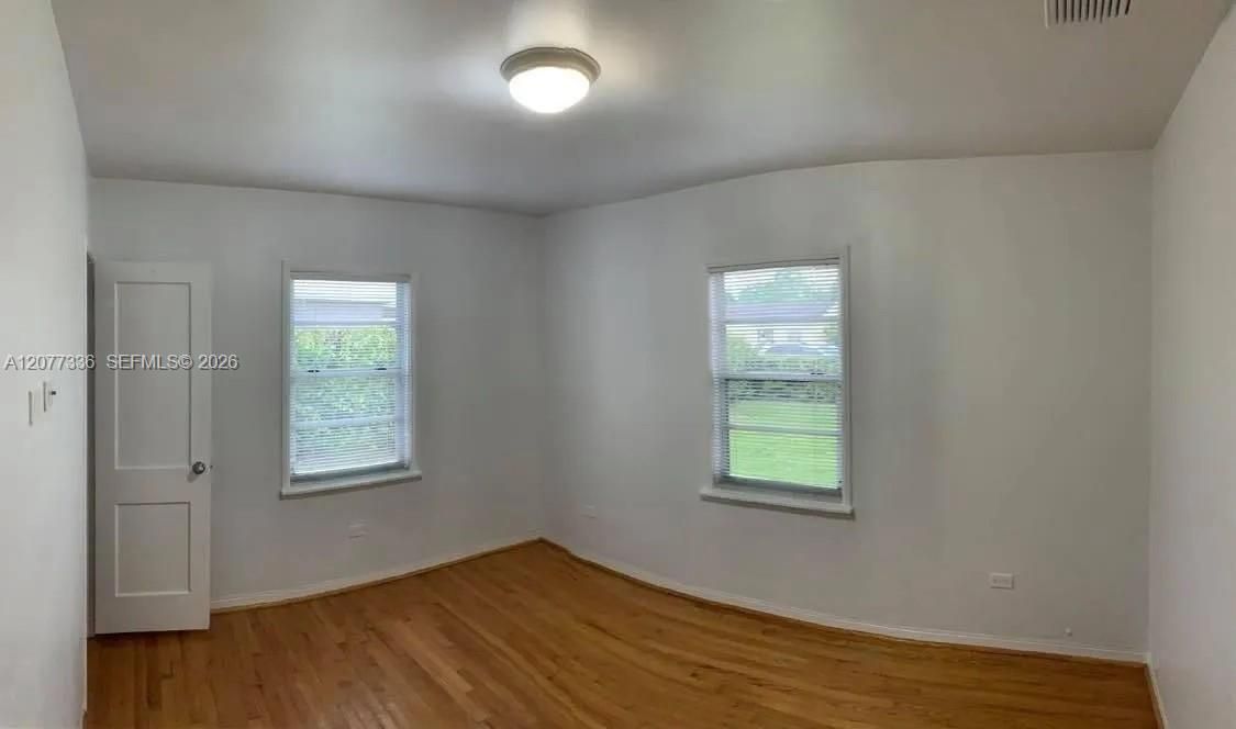 For Sale: $690,000 (3 beds, 1 baths, 1131 Square Feet)