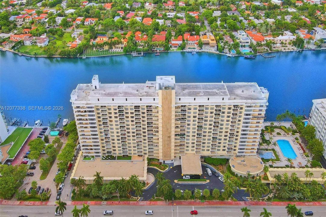 For Rent: $3,750 (2 beds, 2 baths, 1190 Square Feet)