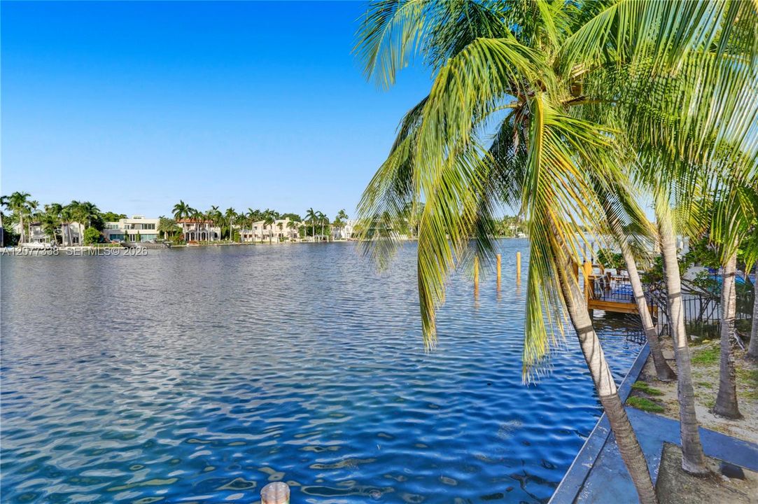 For Rent: $3,750 (2 beds, 2 baths, 1190 Square Feet)