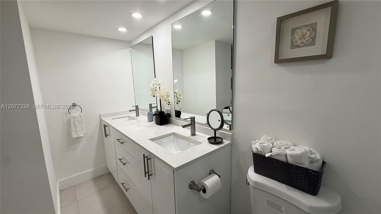 For Rent: $3,750 (2 beds, 2 baths, 1190 Square Feet)