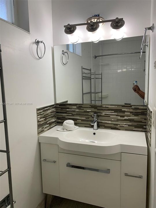 В аренду: $1,800 (0 спален, 1 ванн, 400 Квадратных фут)