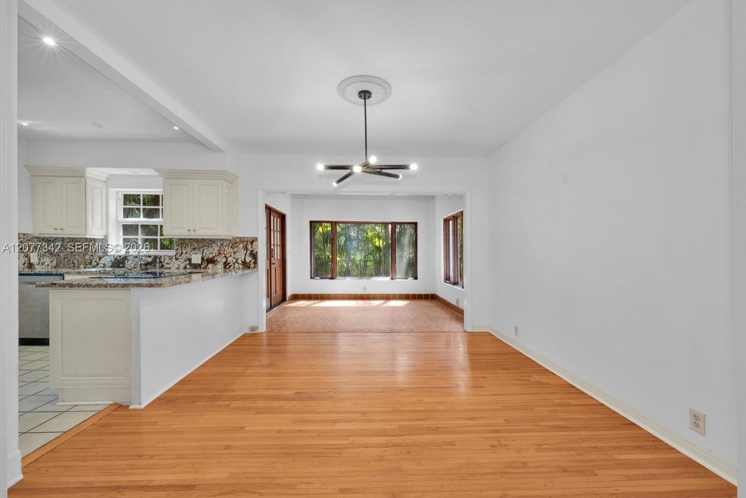 For Sale: $2,300,000 (3 beds, 2 baths, 1367 Square Feet)