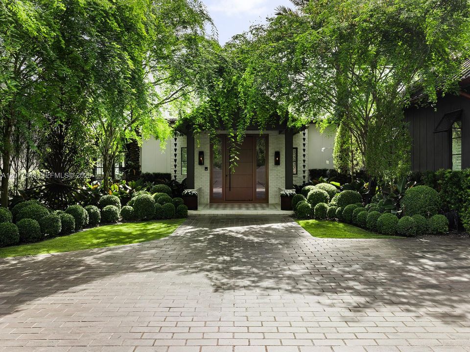 For Sale: $13,750,000 (6 beds, 7 baths, 7958 Square Feet)
