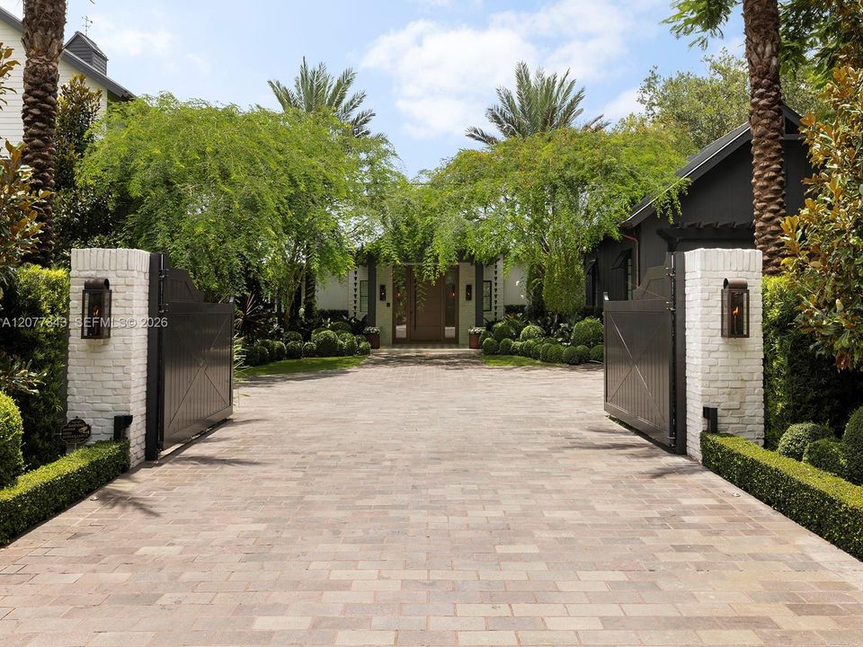 For Sale: $13,750,000 (6 beds, 7 baths, 7958 Square Feet)