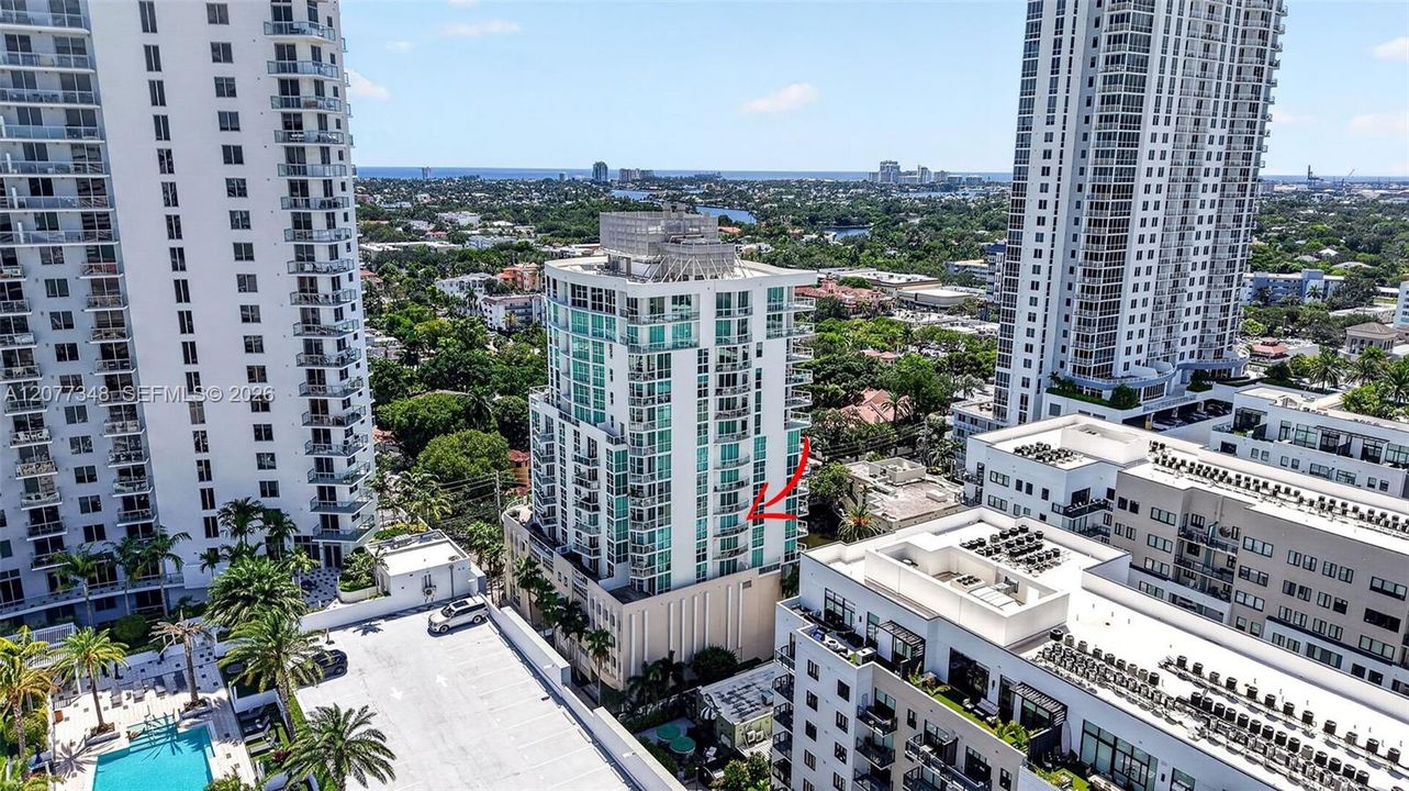 For Sale: $549,900 (2 beds, 2 baths, 990 Square Feet)
