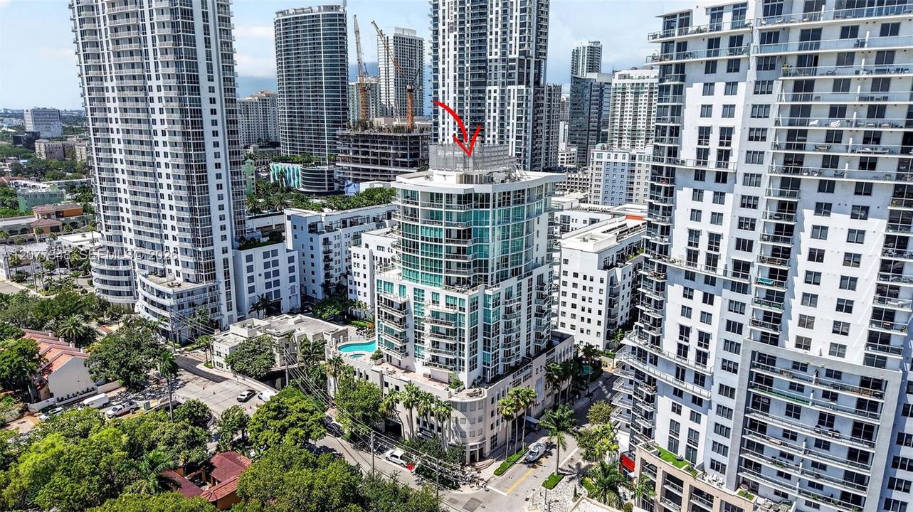 For Sale: $549,900 (2 beds, 2 baths, 990 Square Feet)
