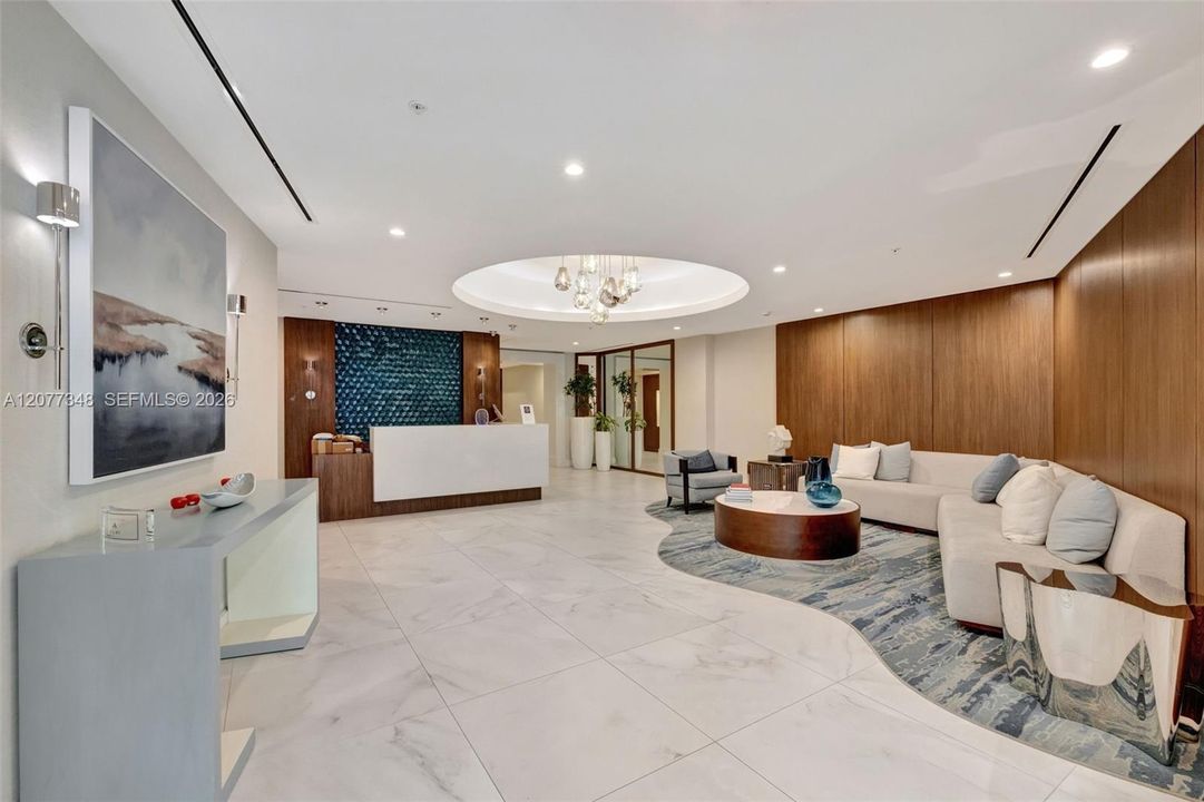 For Sale: $549,900 (2 beds, 2 baths, 990 Square Feet)