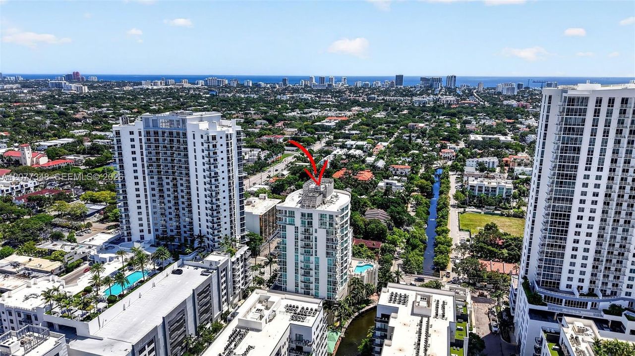 For Sale: $549,900 (2 beds, 2 baths, 990 Square Feet)
