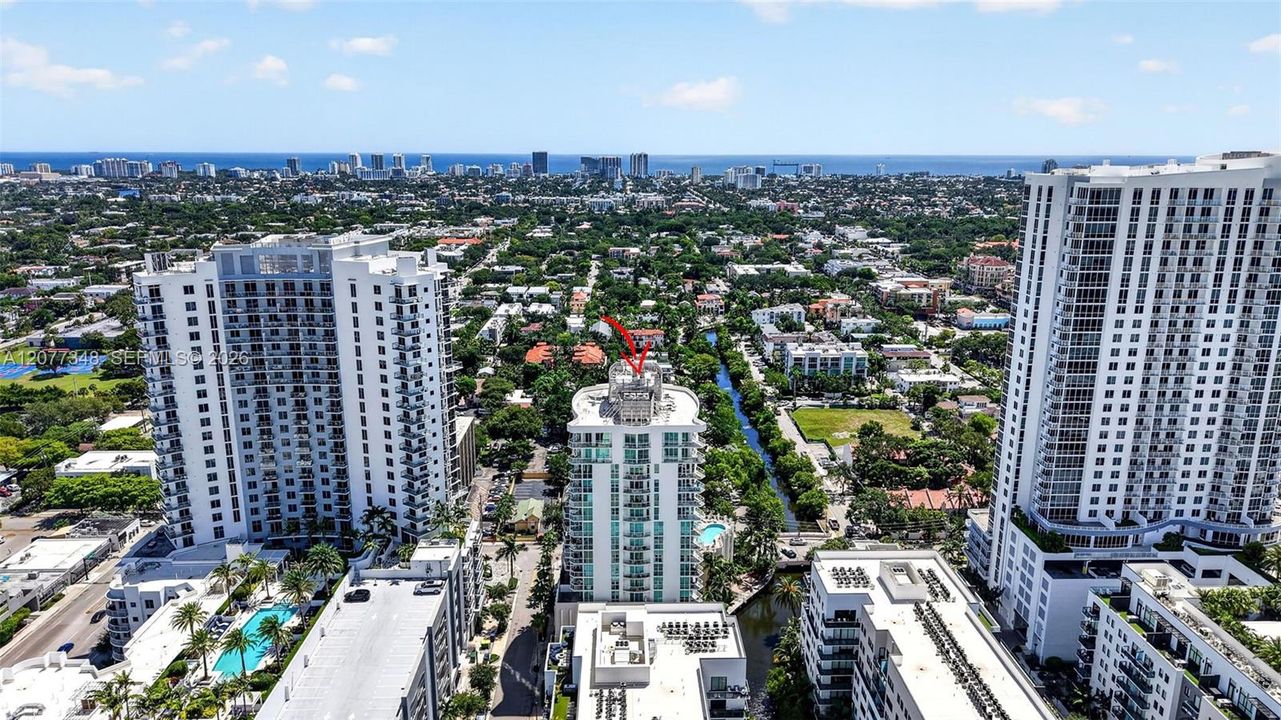 For Sale: $549,900 (2 beds, 2 baths, 990 Square Feet)