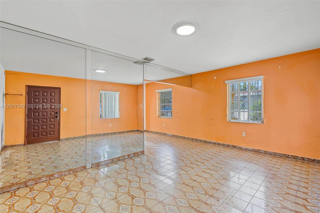 En Venta: $630,000 (2 camas, 1 baños, 1046 Pies cuadrados)