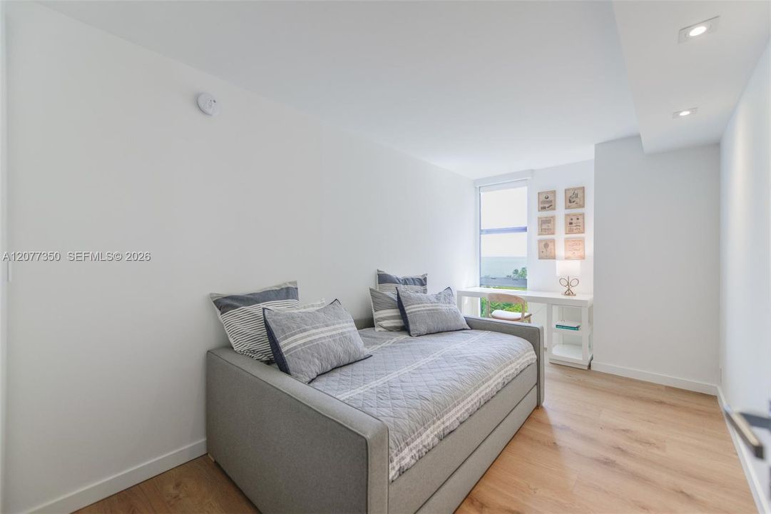 В аренду: $11,800 (3 спален, 2 ванн, 1782 Квадратных фут)