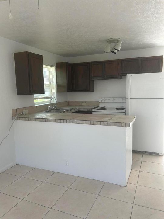 Kitchen (2)