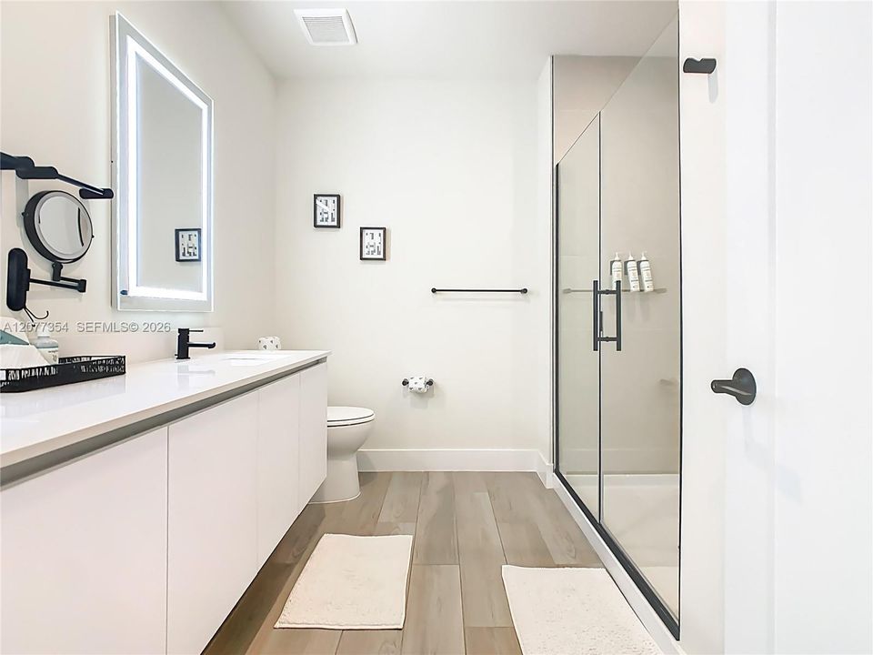 En Venta: $550,000 (3 camas, 3 baños, 2266 Pies cuadrados)