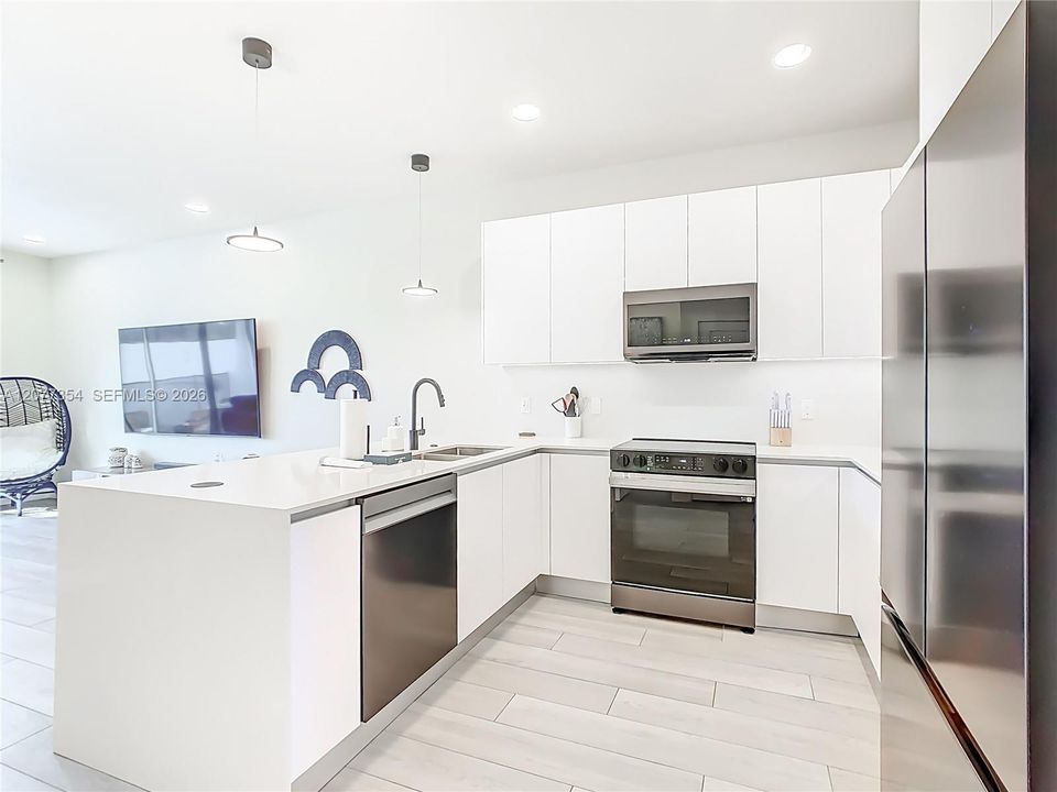 En Venta: $550,000 (3 camas, 3 baños, 2266 Pies cuadrados)
