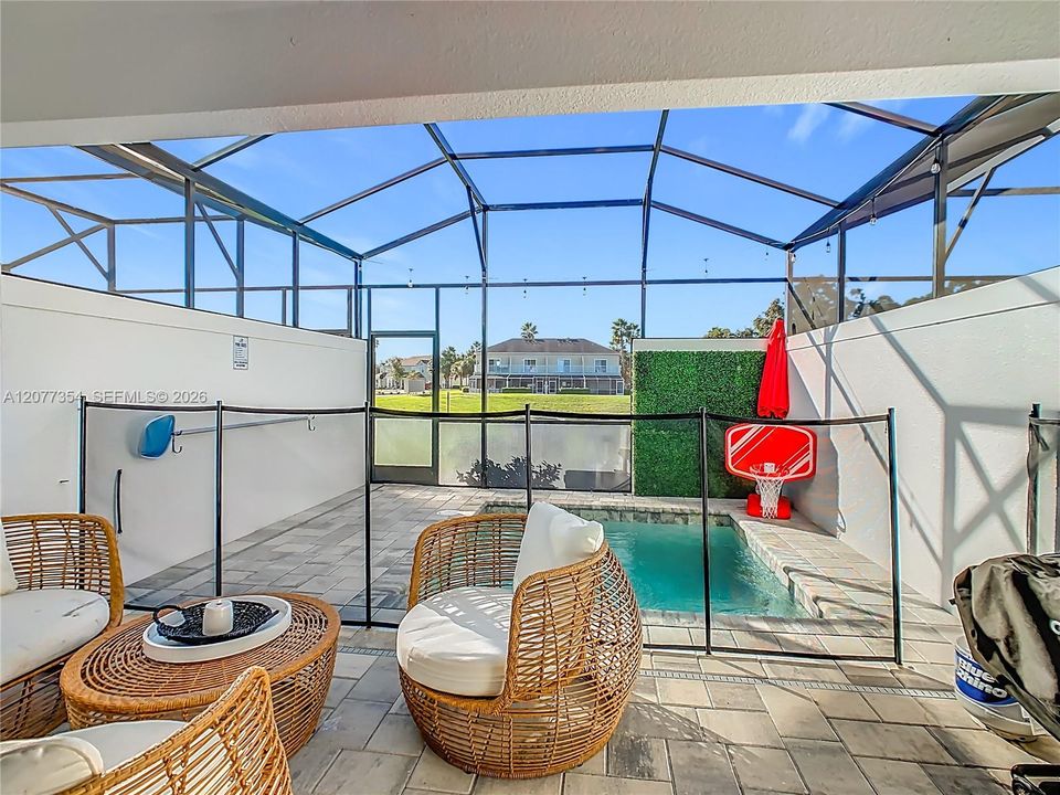 En Venta: $550,000 (3 camas, 3 baños, 2266 Pies cuadrados)
