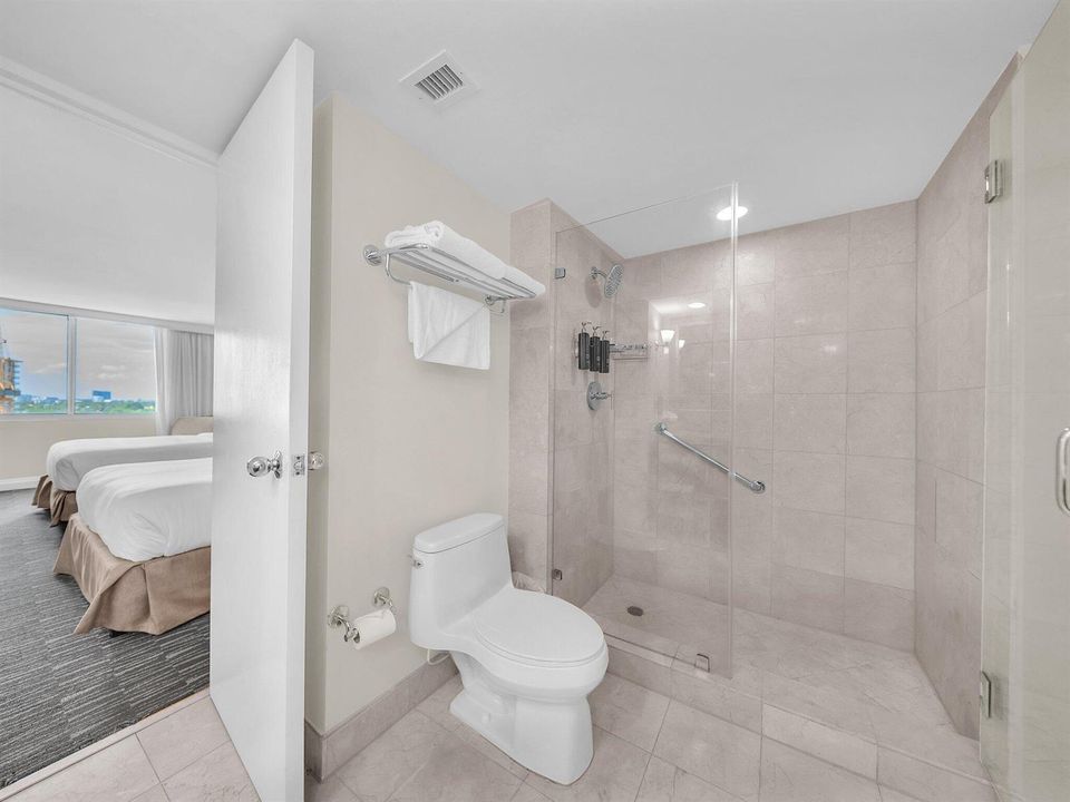 bathroom 1 - #805