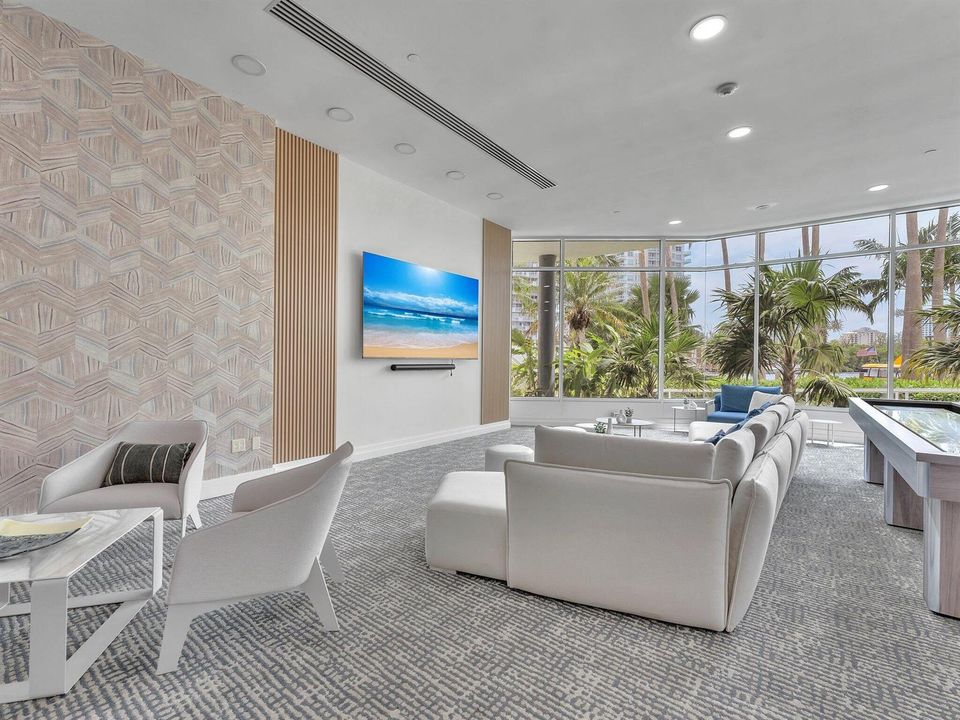lobby - G-One