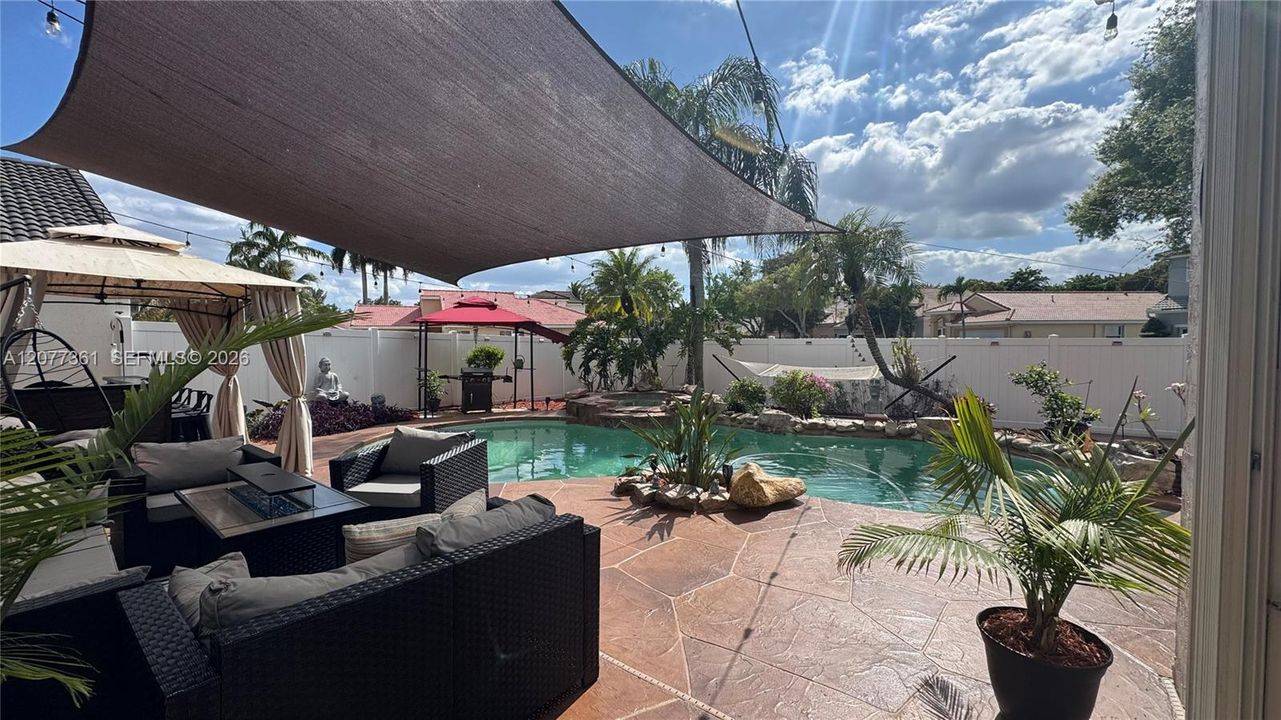 For Sale: $720,000 (3 beds, 2 baths, 2005 Square Feet)