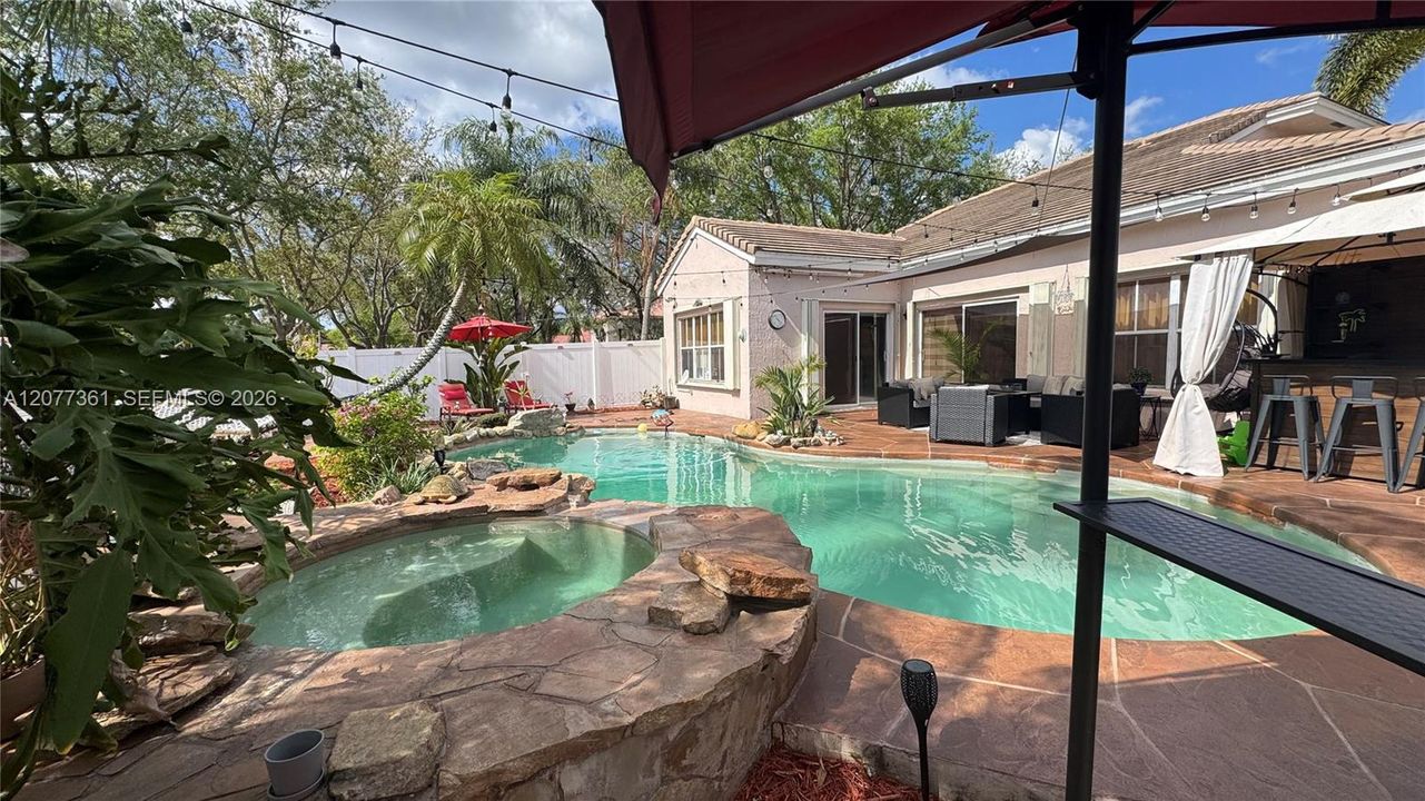 For Sale: $720,000 (3 beds, 2 baths, 2005 Square Feet)