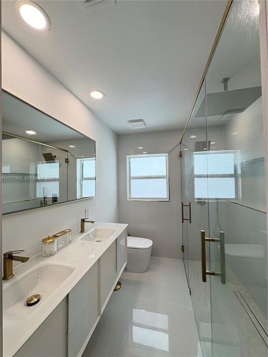 For Rent: $3,500 (3 beds, 1 baths, 1200 Square Feet)