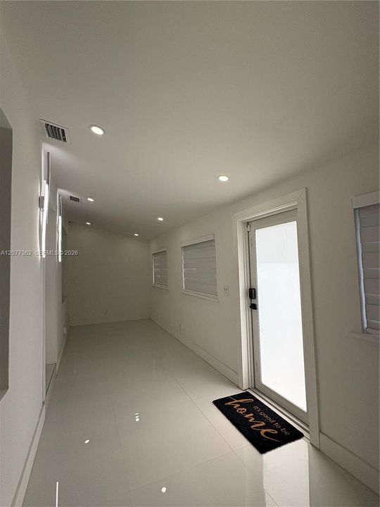 For Rent: $3,500 (3 beds, 1 baths, 1200 Square Feet)