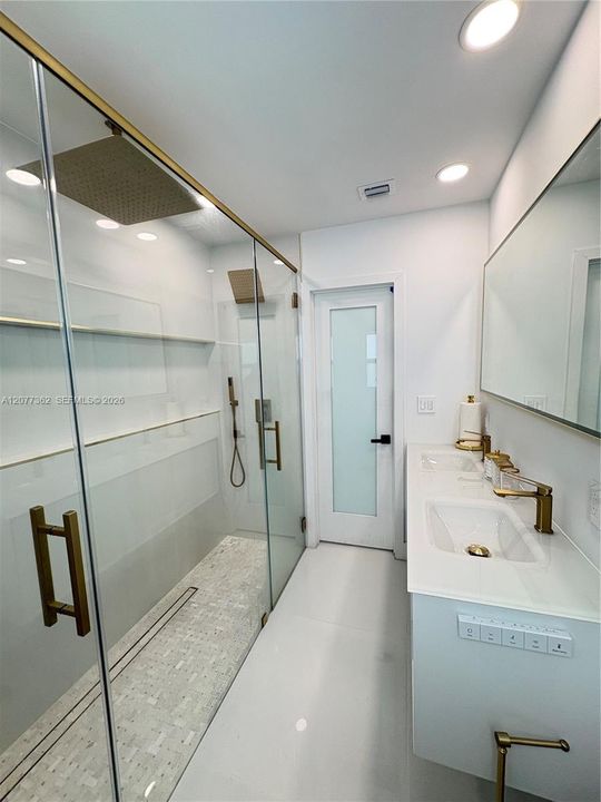 For Rent: $3,500 (3 beds, 1 baths, 1200 Square Feet)