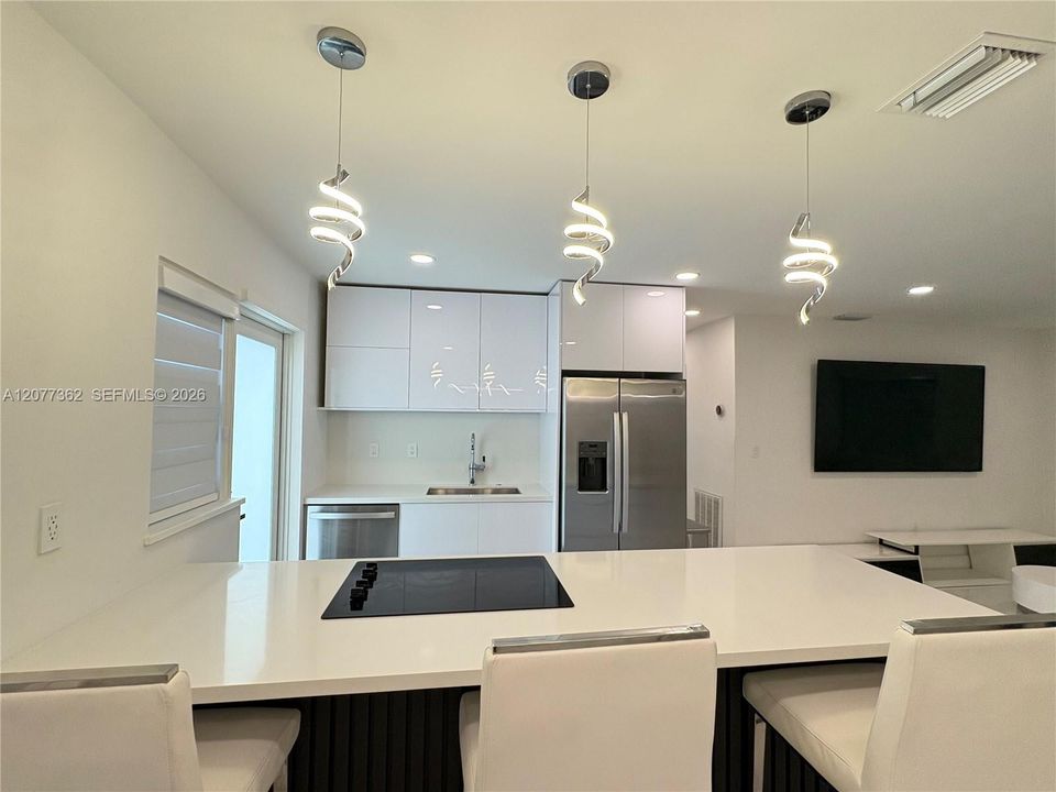 For Rent: $3,500 (3 beds, 1 baths, 1200 Square Feet)