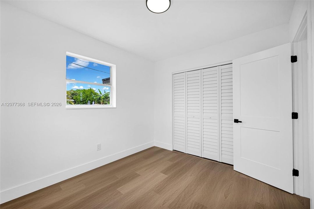 For Sale: $499,000 (4 beds, 2 baths, 1251 Square Feet)