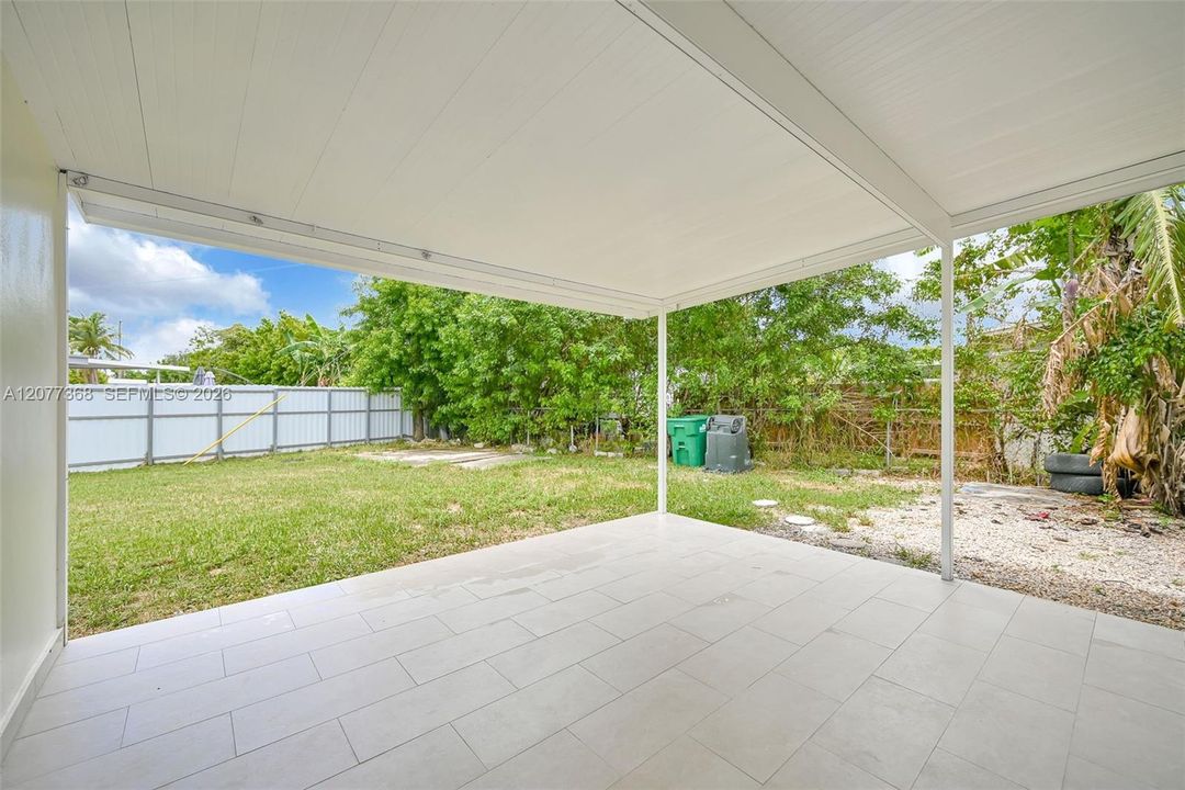 For Sale: $499,000 (4 beds, 2 baths, 1251 Square Feet)