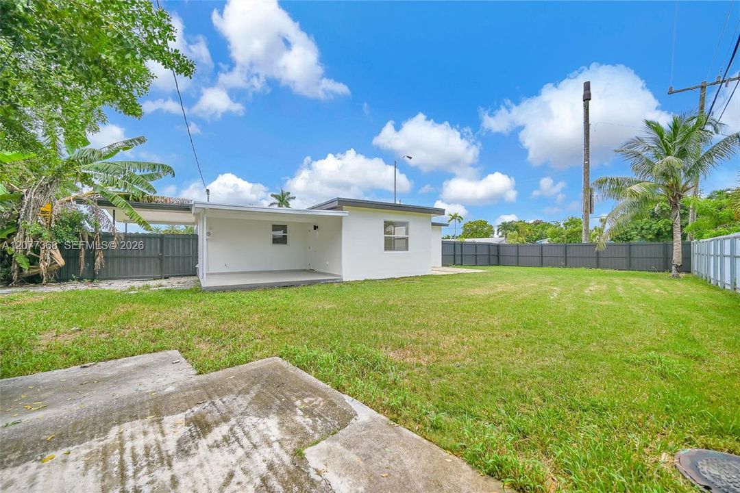 For Sale: $499,000 (4 beds, 2 baths, 1251 Square Feet)