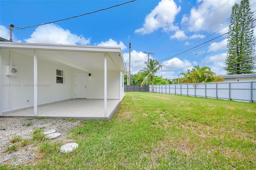 For Sale: $499,000 (4 beds, 2 baths, 1251 Square Feet)