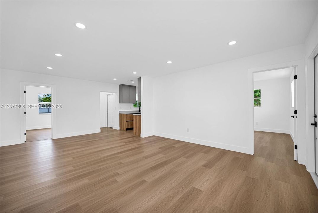 For Sale: $499,000 (4 beds, 2 baths, 1251 Square Feet)