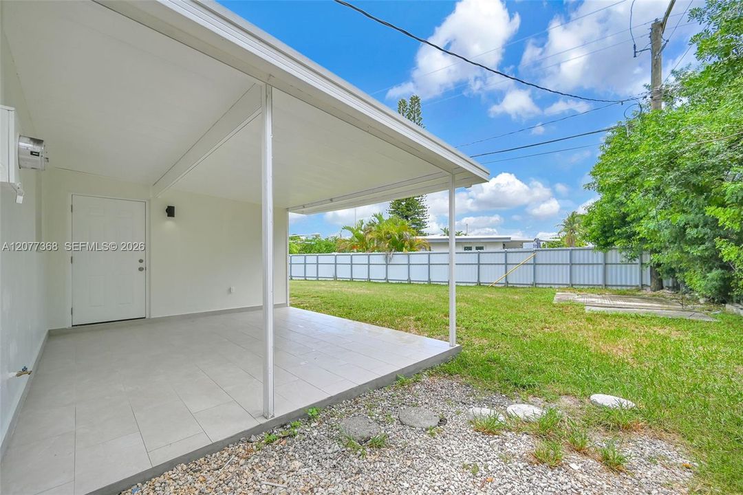 For Sale: $499,000 (4 beds, 2 baths, 1251 Square Feet)