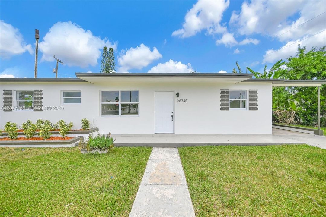 For Sale: $499,000 (4 beds, 2 baths, 1251 Square Feet)