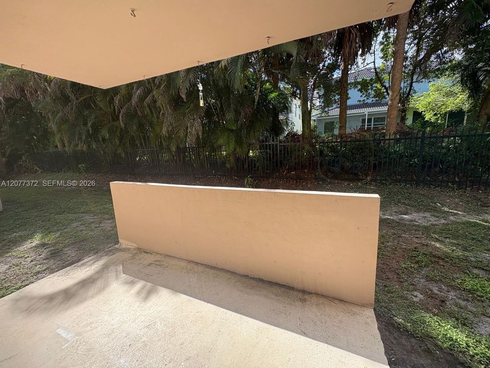 For Rent: $1,800 (2 beds, 2 baths, 840 Square Feet)