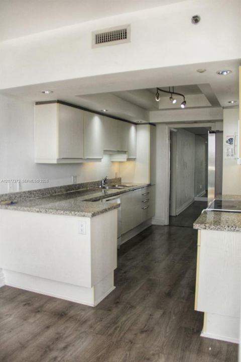 En Renta: $7,950 (2 camas, 2 baños, 1750 Pies cuadrados)