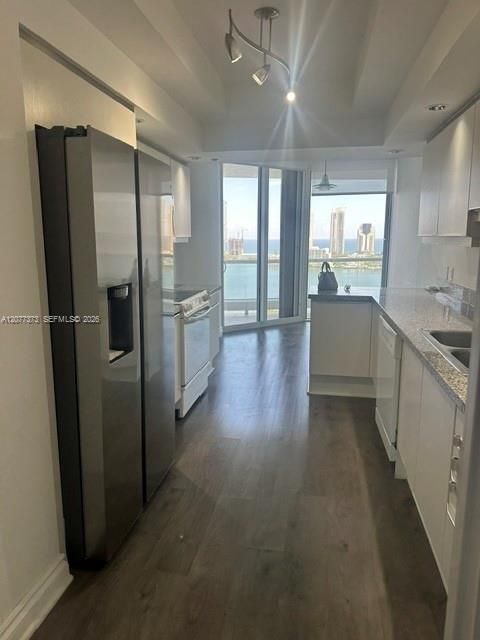 En Renta: $7,950 (2 camas, 2 baños, 1750 Pies cuadrados)