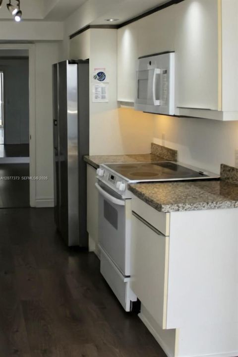 En Renta: $7,950 (2 camas, 2 baños, 1750 Pies cuadrados)
