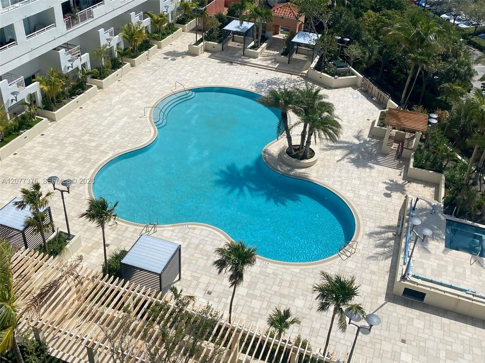 For Rent: $8,900 (2 beds, 2 baths, 1042 Square Feet)