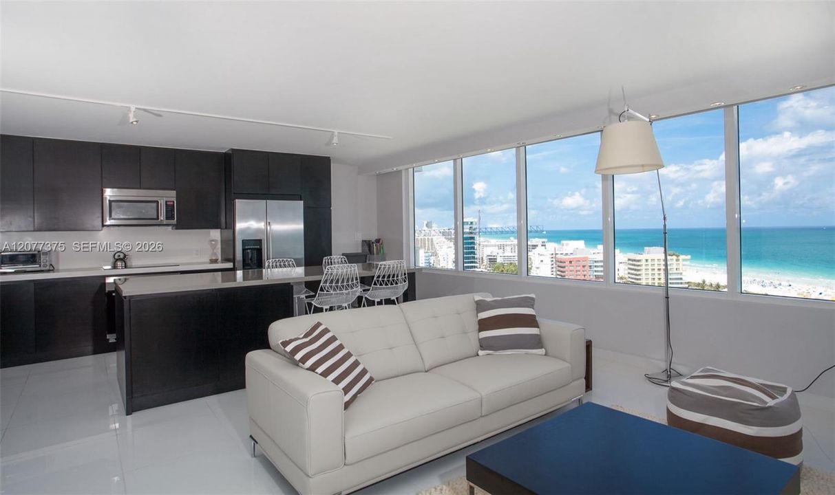 For Rent: $8,900 (2 beds, 2 baths, 1042 Square Feet)