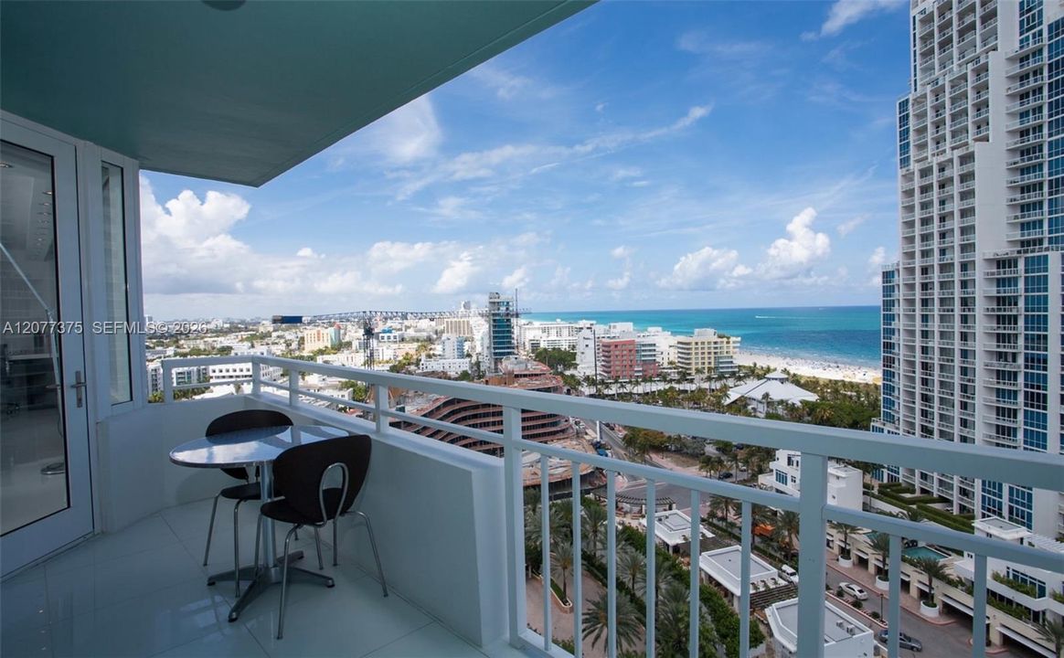 For Rent: $8,900 (2 beds, 2 baths, 1042 Square Feet)