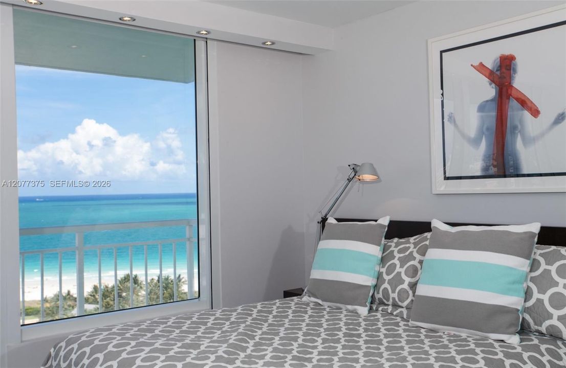 For Rent: $8,900 (2 beds, 2 baths, 1042 Square Feet)